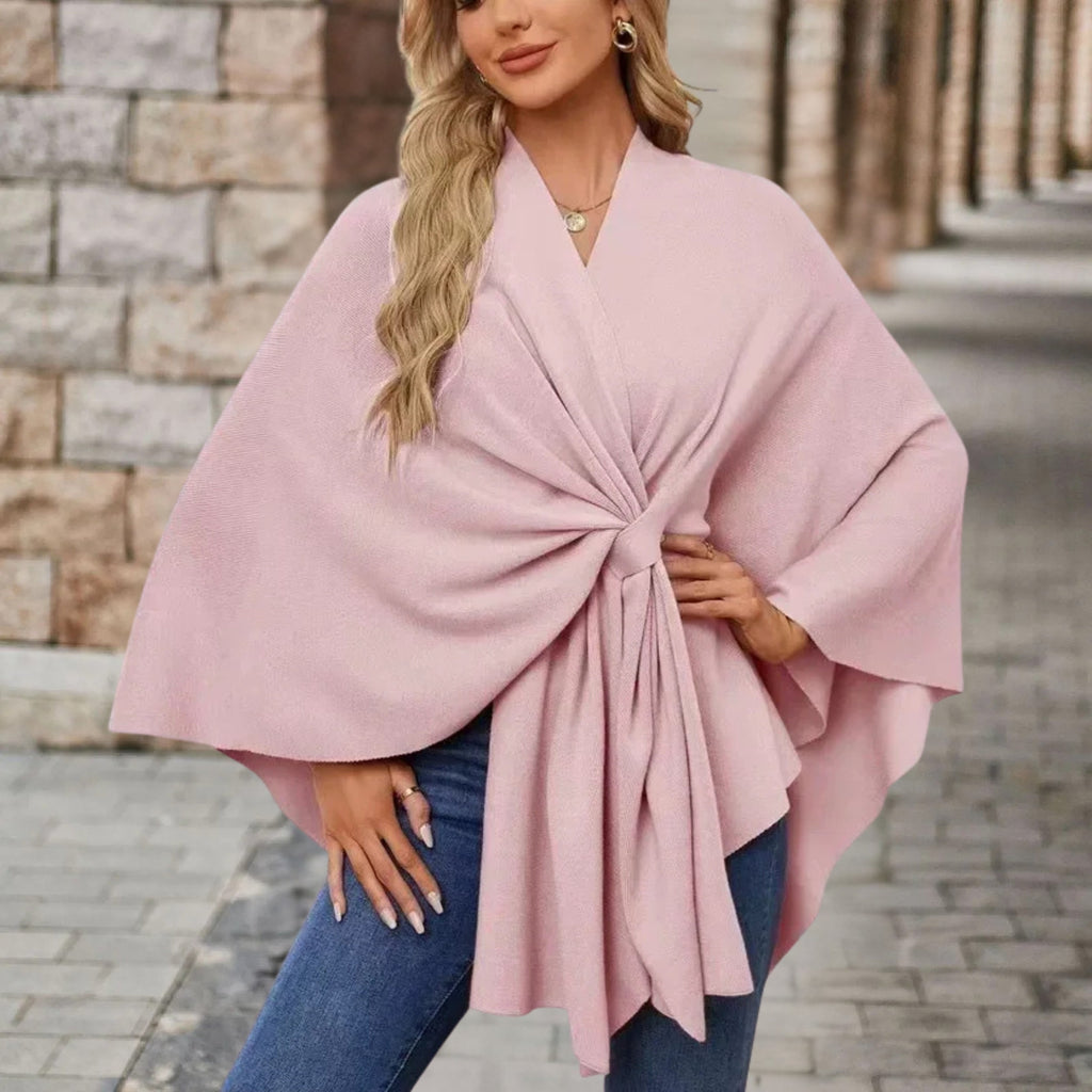 Poncho Femme en Maille Douce – Nœud Torsadé