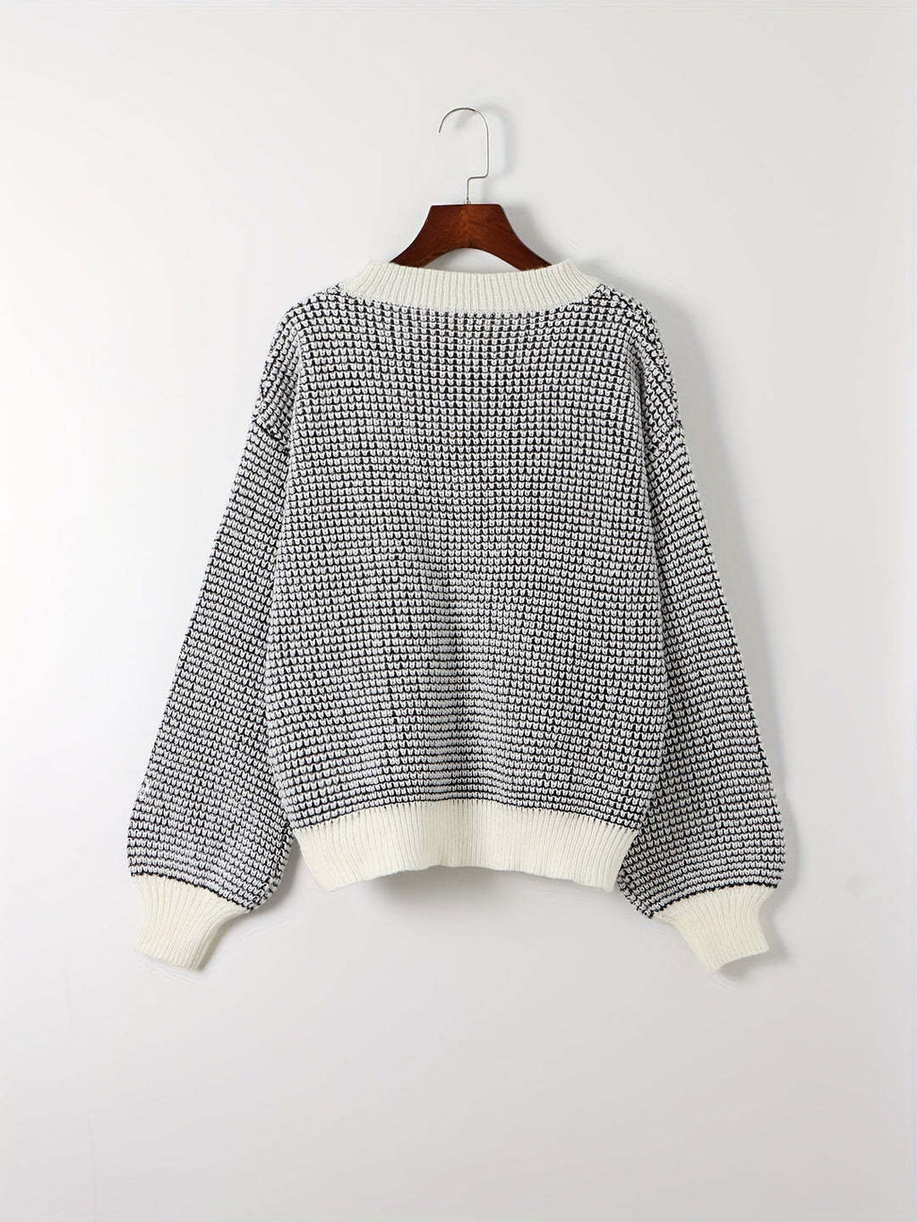 Pull Femme En Maille Fine – Poignets Boutonnés