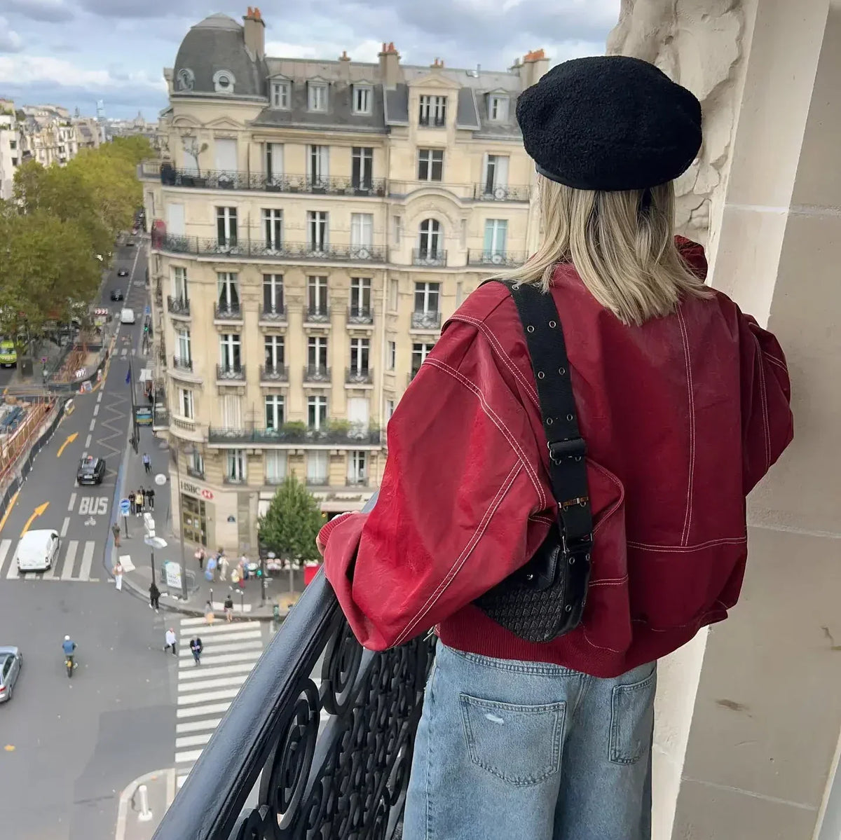 Veste Bomber Femme Oversize en Similicuir – Surpiqûres Contrastées