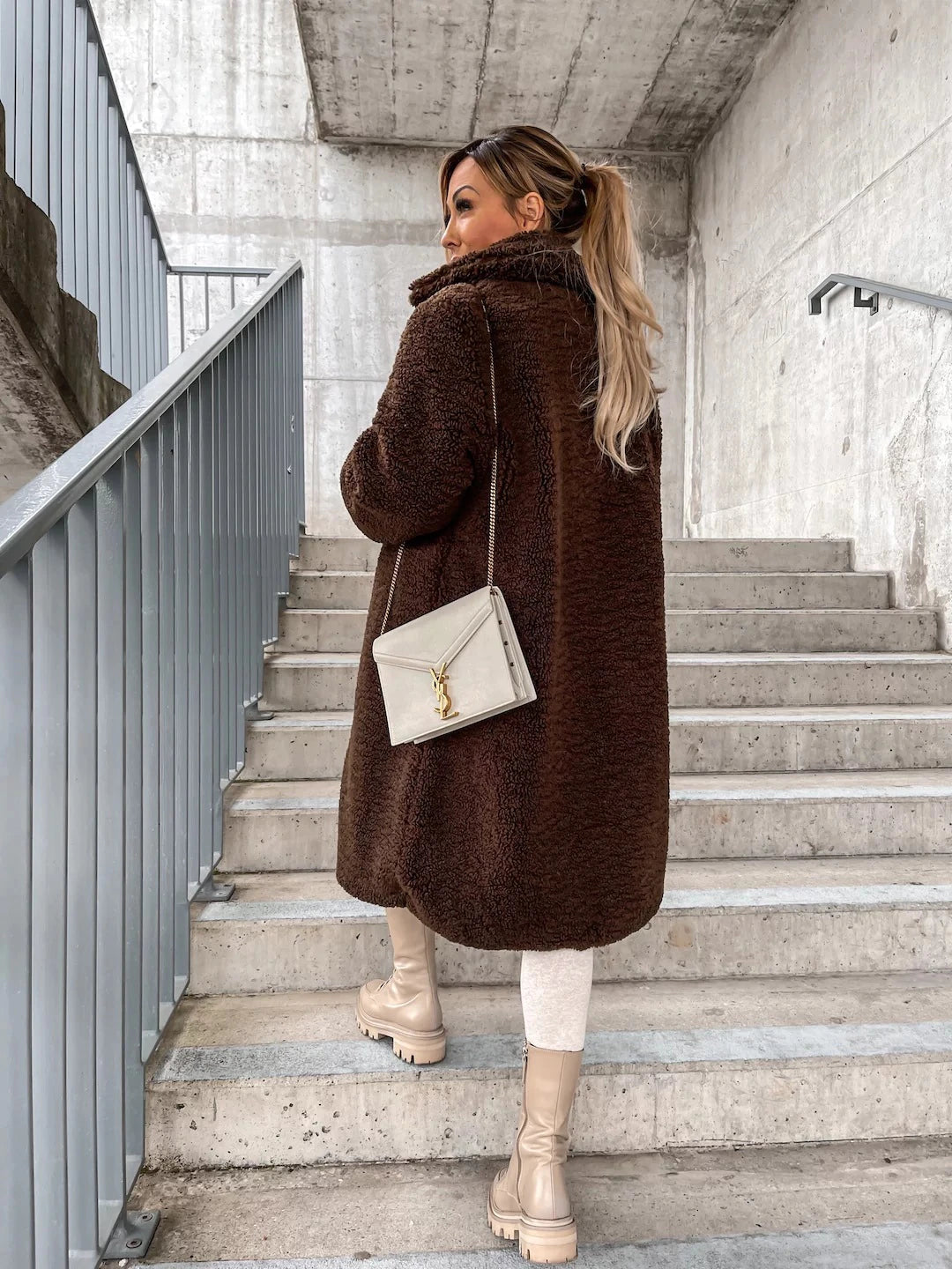 Manteau Long Femme En Moumoute Teddy – Boutons