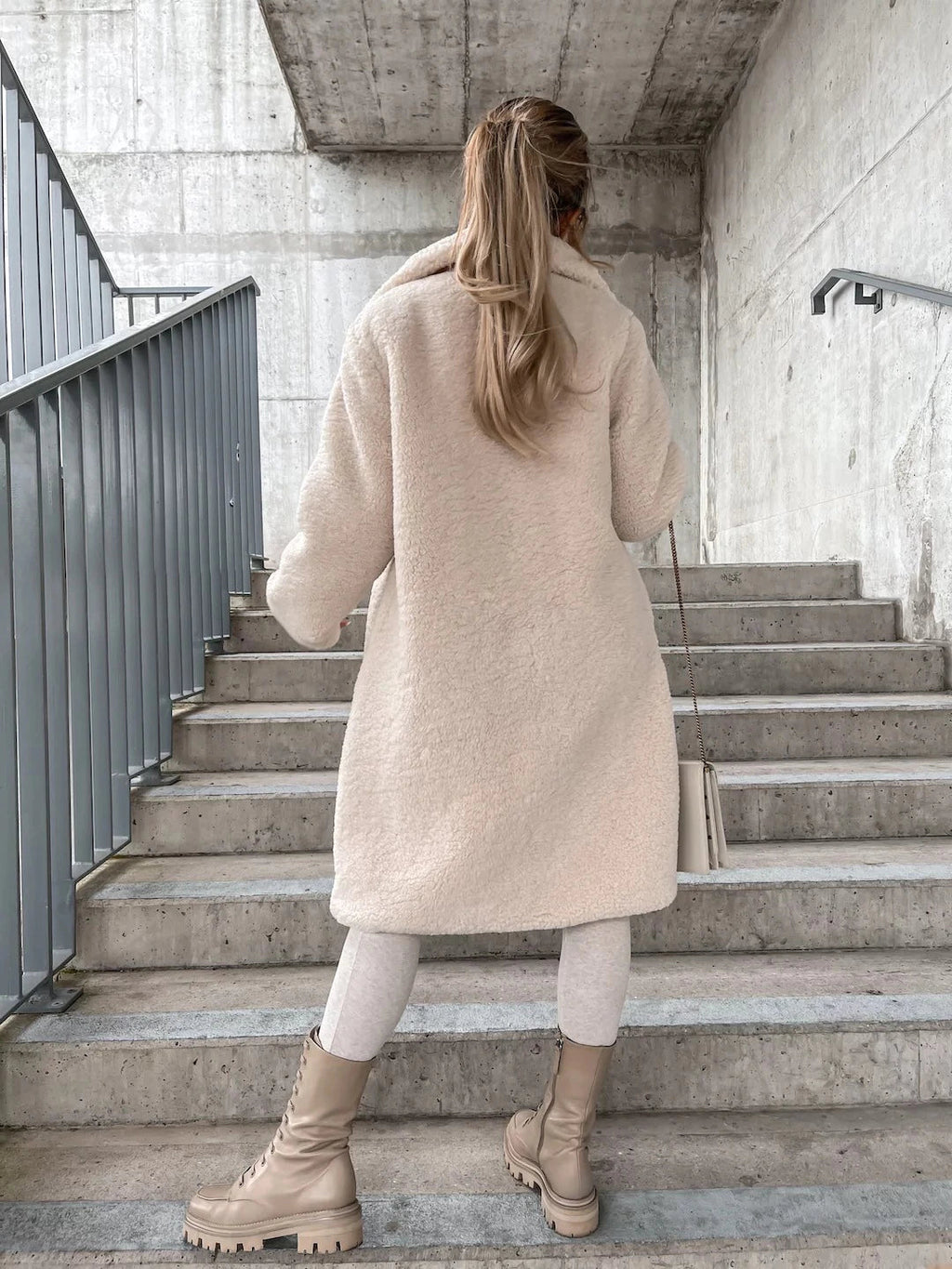 Manteau Long Femme En Moumoute Teddy – Boutons