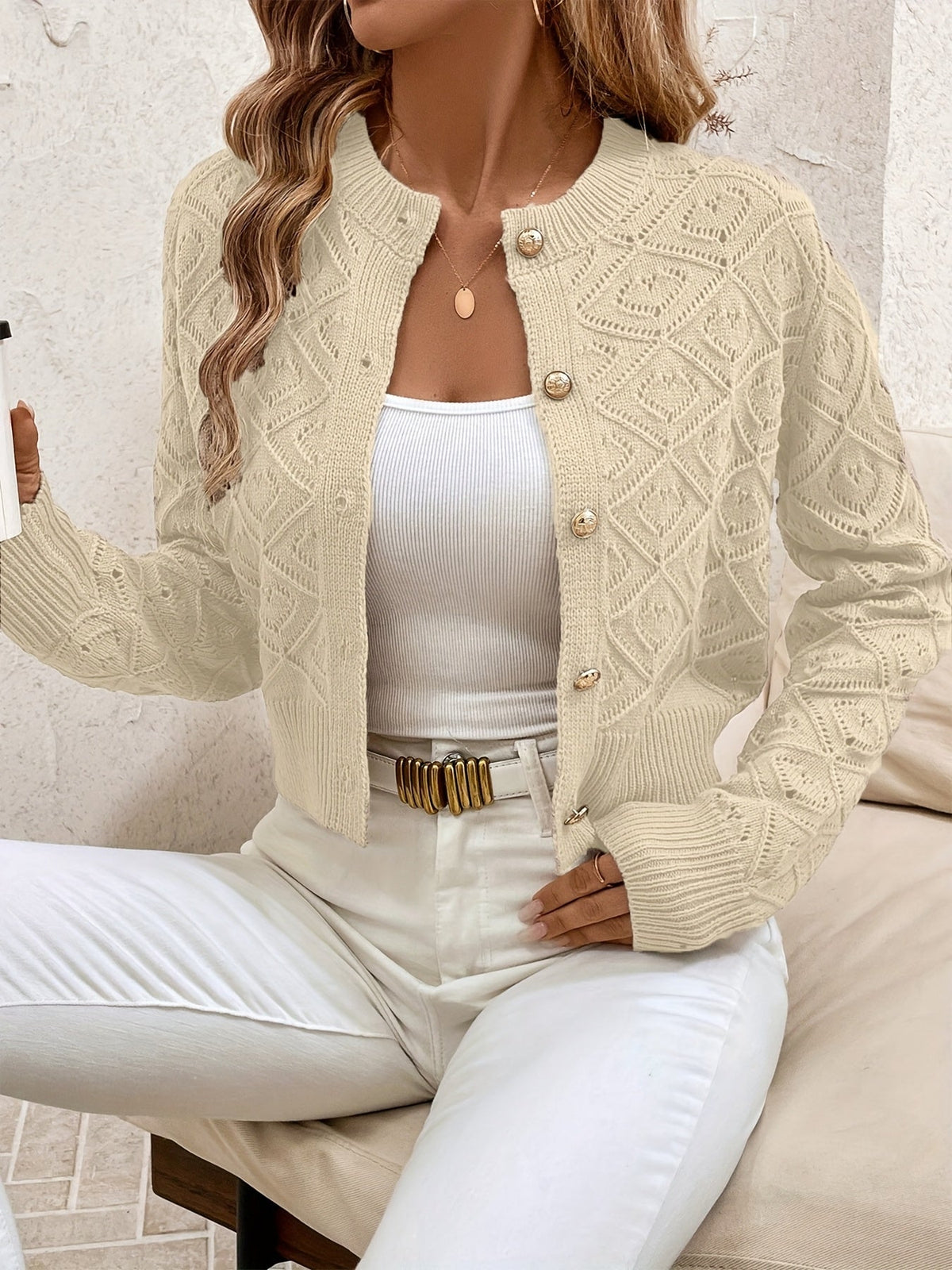 Gilet Court Femme En Maille Ajourée – Boutons Dorés